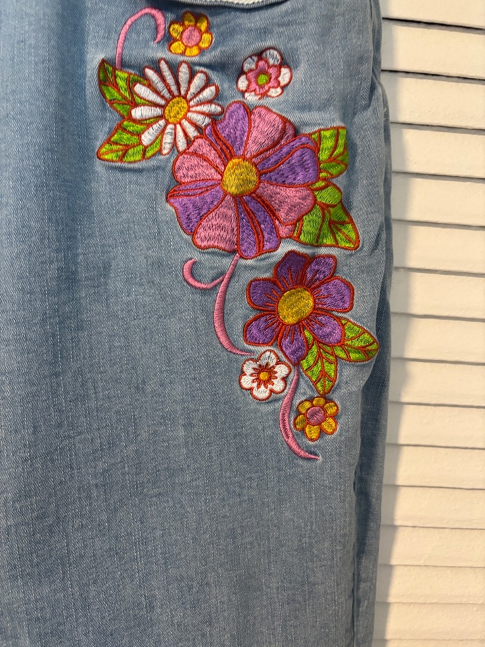 Sugar Thrillz Floral Embroidered Flare Jeans – Vintage Dream 🌸✨ - Picture 5 of 15
